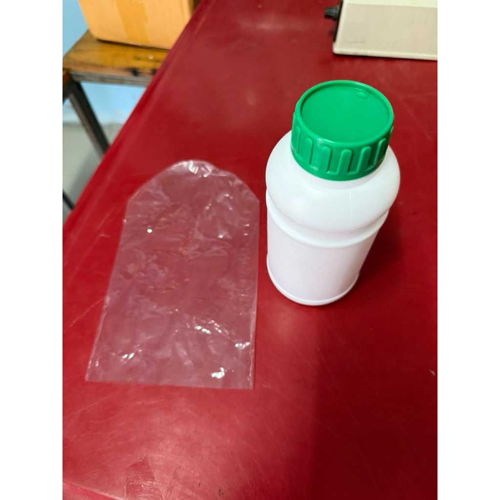 ฟิล์มหดpvc สำหรับ ขวดปุ๋ย 1 ลิตรและ 0.5 ลิตร เริ่มต้นที่ 69 บาท