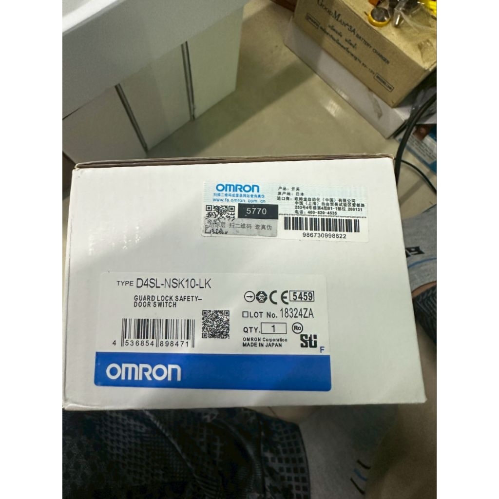 สวิตช์ประตูนิรภัย Guard Lockรุ่น  D4SL-NSK10-LK สินค้าใหม่แท้ราคาไม่รวม vat สินค้ารับประกัน 60 วันจั