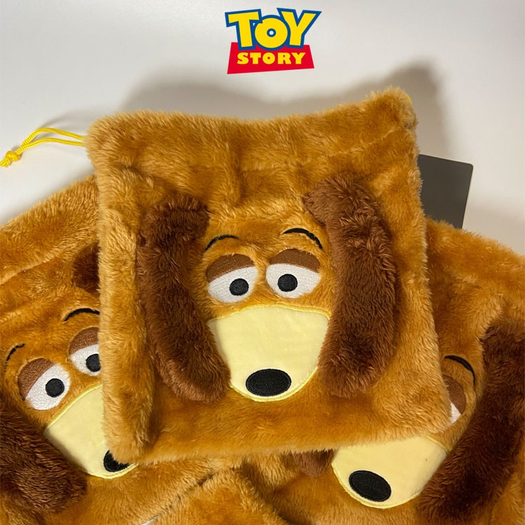 พร้อมส่ง 🇯🇵 กระเป๋าหูรูดขนนุ่มลาย Slinky Dog Toy Story ดิสนีย์ ลิขสิทธิ์แท้ นำเข้าจากญี่ปุ่น | Disney Drawstring Bag