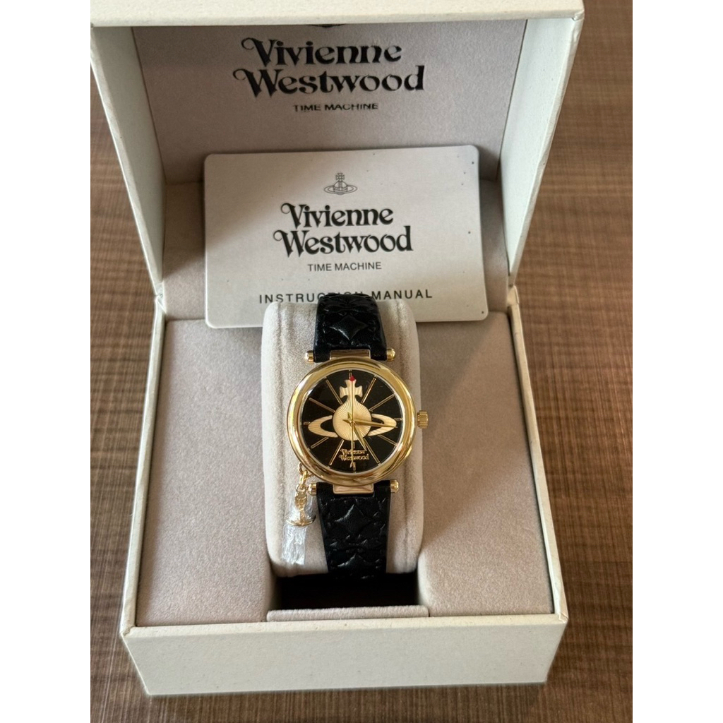 (มีโค้ดลด10%)พร้อมส่ง💯Vivienne westwood สายหนังมีจี้ห้อยตุ้งติ้งน่ารัก 32mm.