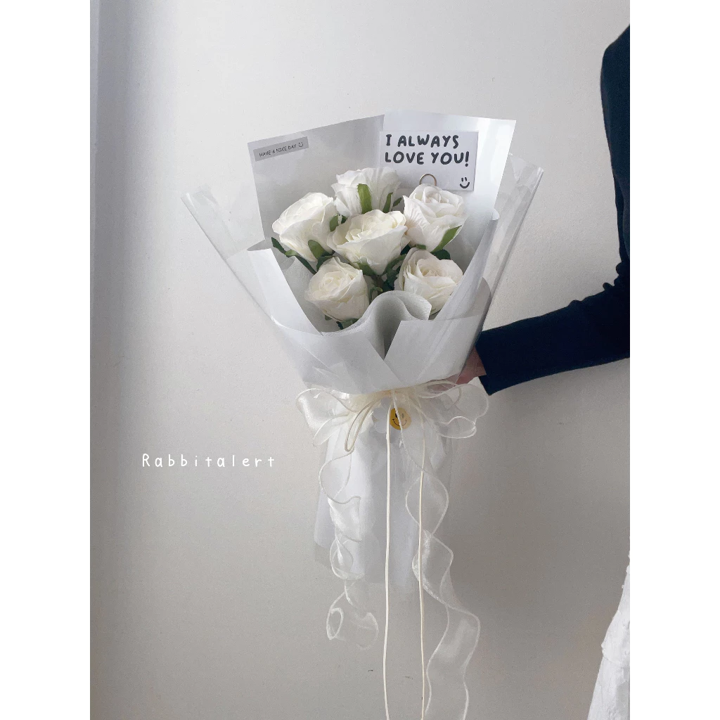 💐𝓦𝓱𝓲𝓽𝓮 𝓻𝓸𝓼𝓮 𝓫𝓸𝓾𝓺𝓾𝓮𝓽💐🌹ช่อกุหลาบขาว 6 ดอก 🌿ดอกไม้ผ้าเกรดพรีเมียม สวยเหมือนจริง⚘️