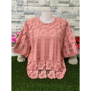 เสื้อลูกไม้สาวอวบ เสื้อลายดอก มีซับในตัว รอบอก 46-52 นิ้ว รุ่น4616-5216