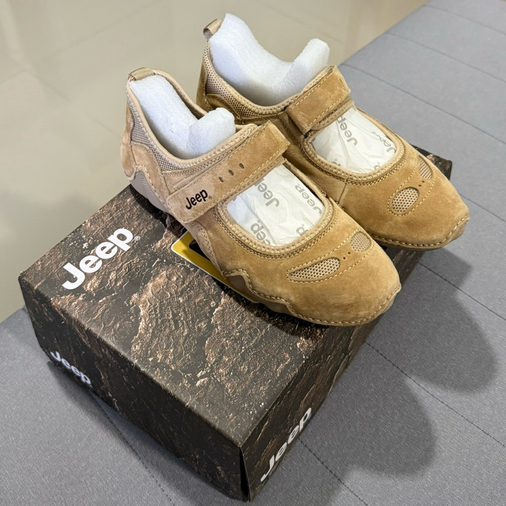 รองเท้า Jeep สีน้ำตาล