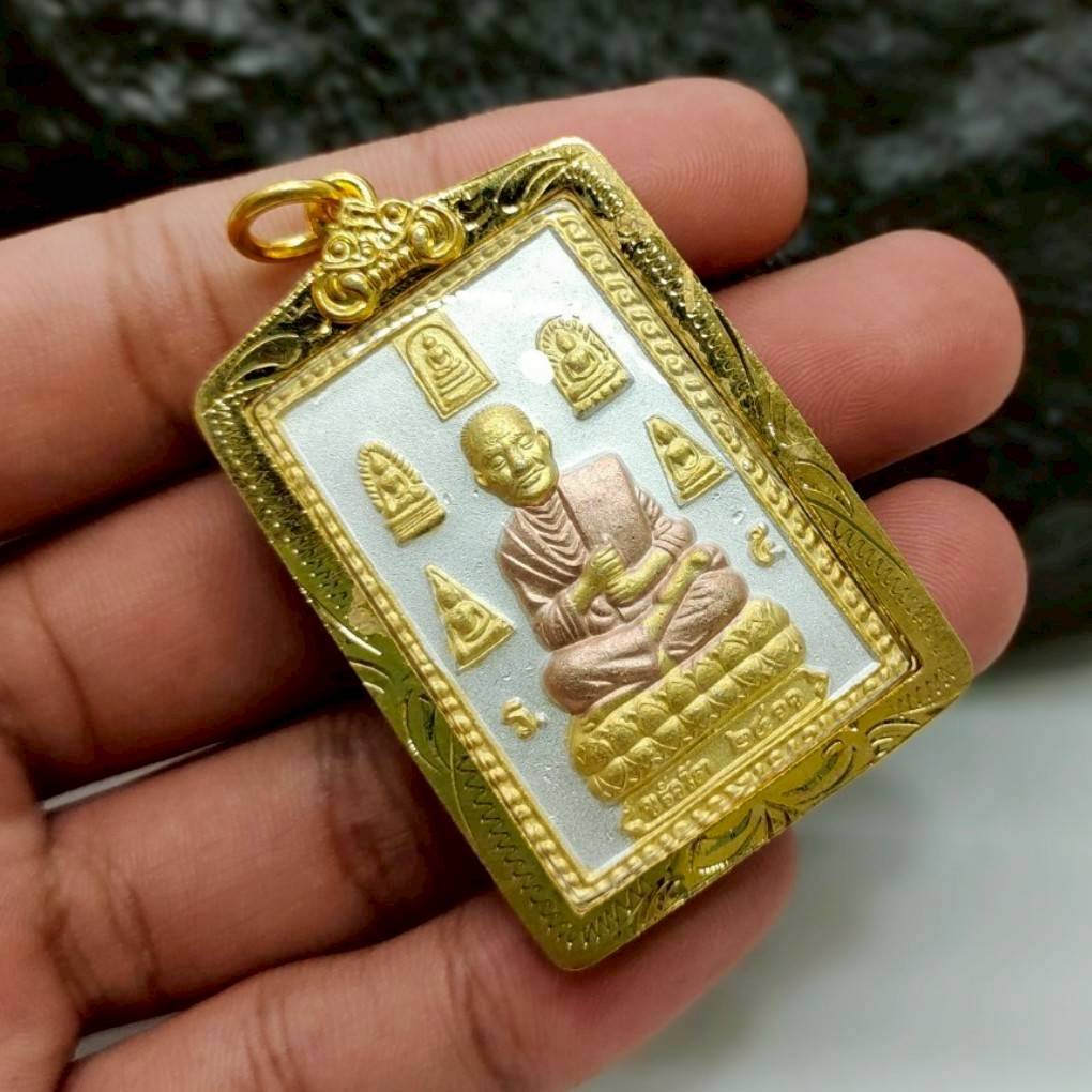 พระสมเด็จเบญจภาคี วัดระฆังโฆสิตาราม หลังคาถาชินบัญชร ทอง 3 กษัตริย์ เลี่ยมทองไมครอนกันน้ำ"พระบ้านรวมๆสวยๆวัดใจ"