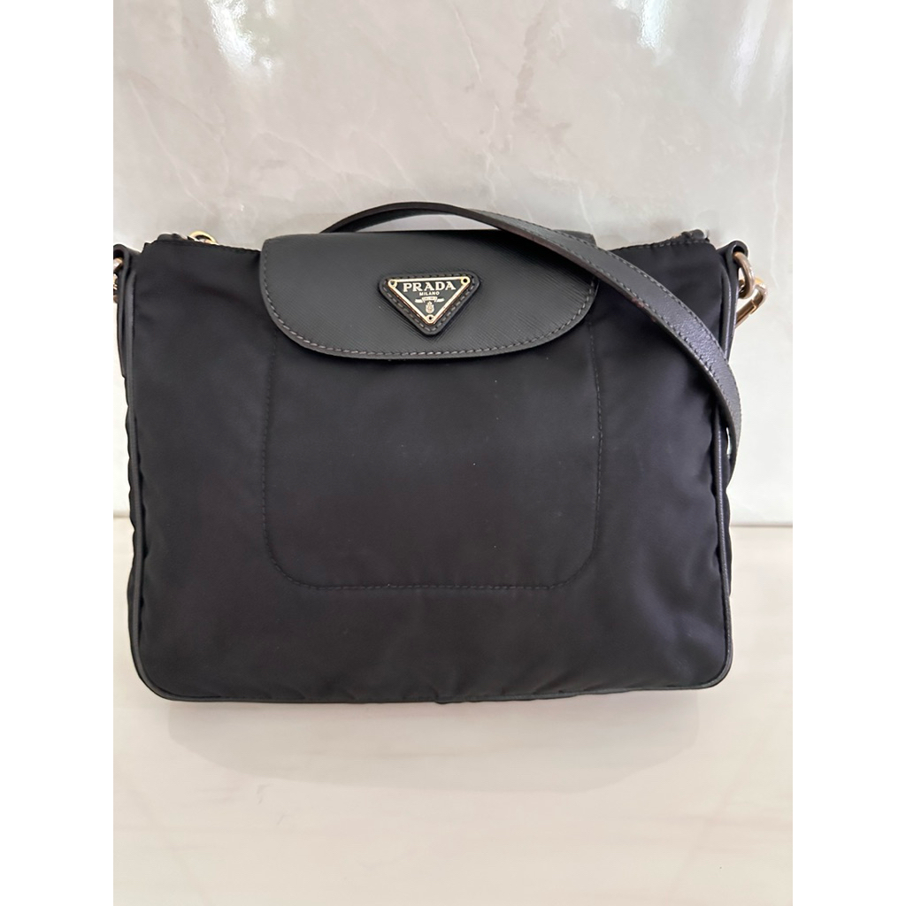 กระเป๋า Prada สะพายข้าง Tessuto สีดำ