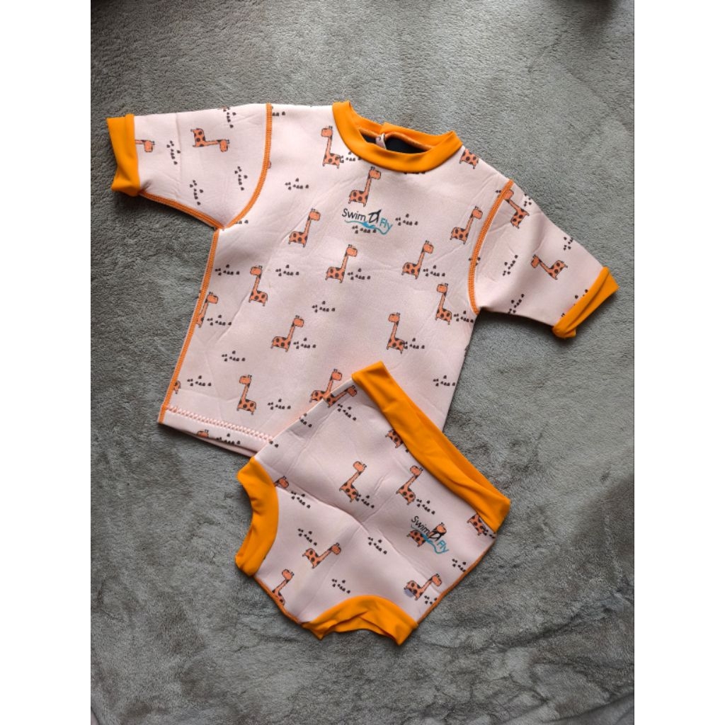 🍂ส่งต่อ 99% ชุดว่ายน้ำเด็ก แบบแยกชิ้น (ขายยกเซ็ต ) ชุดว่ายน้ำเก็บอุณหภูมิ แบรนด์ Swimfly Size S (2-4