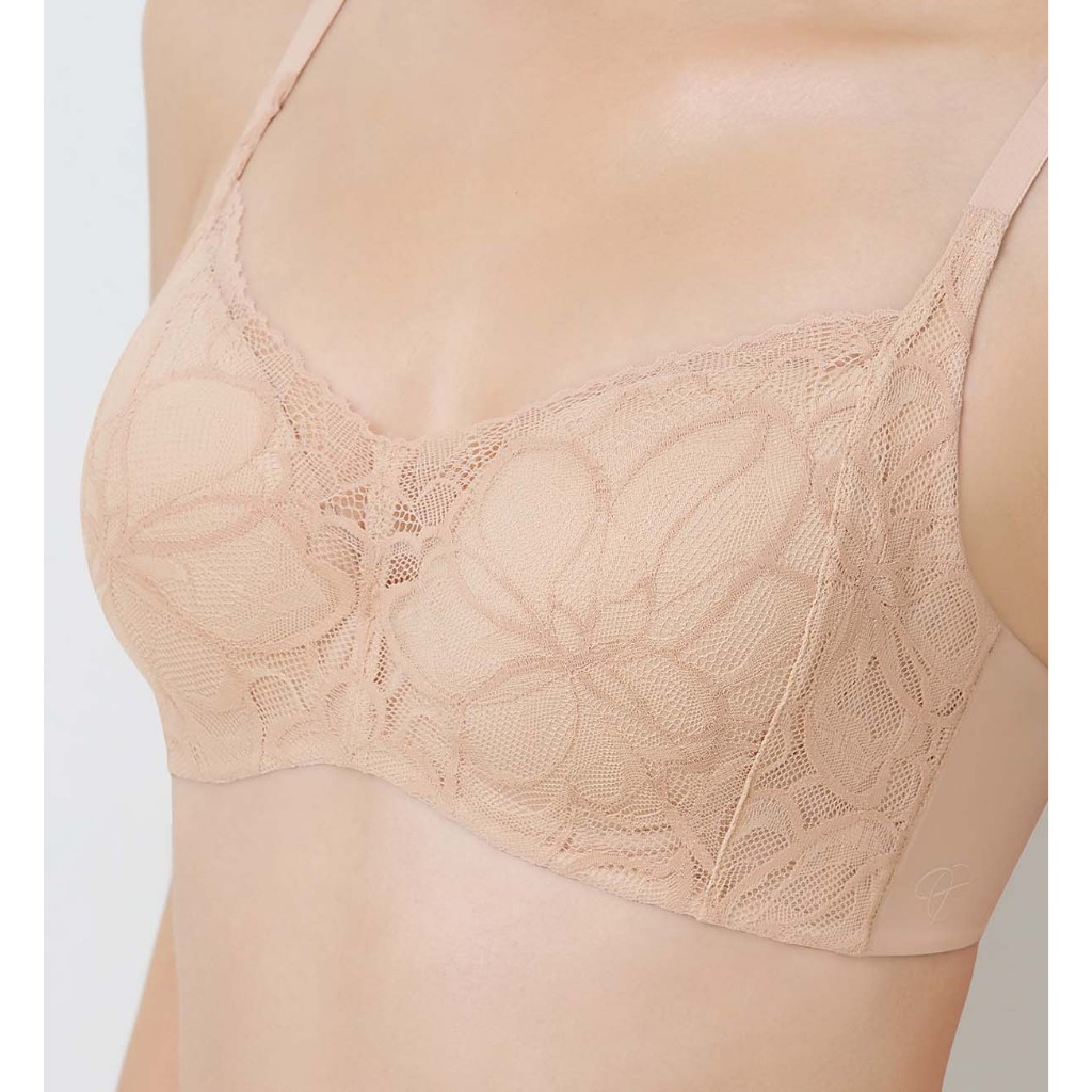 Triumph เสื้อชั้นในแบบมีโครง รุ่น Body Make Up Illusion Lace WHP AX-R รหัส 10221699 สีเบจ 00NZ — صورة 4