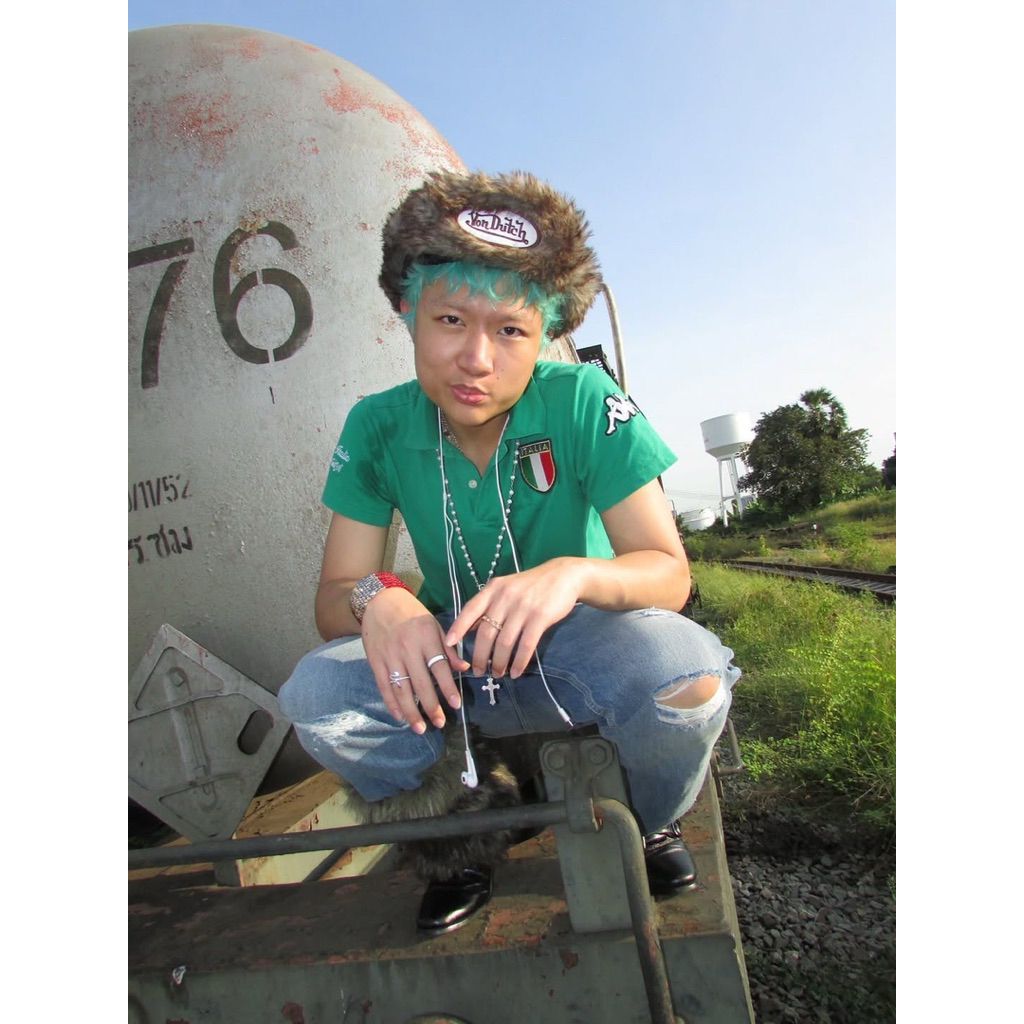 Thumbnail 4