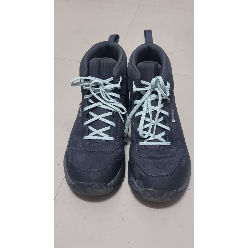 รองเท้าเดินป่าผู้หญิง decathlon รุ่น Quechua NH100 Mid สีเทา