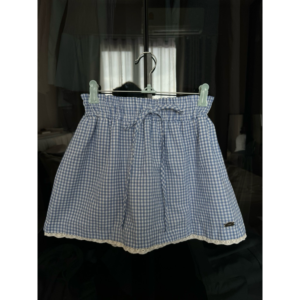 ✨ส่งต่อ 19dec.ourday กระโปรงสั้น แต่งชายลูกไม้ มีซับใน สีฟ้าลายสก็อต 🩵🗳️✨