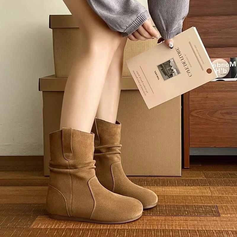 รองเท้าบูทแฟชั่นสำหรับผู้หญิง รองเท้าบูทหุ้มข้อส้นแบนสไตล์เรโทร หัวรองเท้าทรงกลม วัสดุหนังกลับ