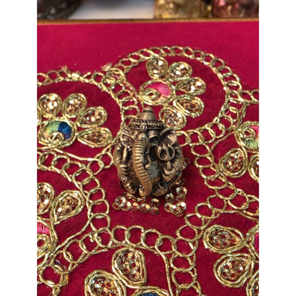 พระพิฆเนศ ปางอุ้มทรัพย์ + แถม ธูป 3 ชิ้น และคาถา ผ่านการทำพิธี - รูปที่ 3