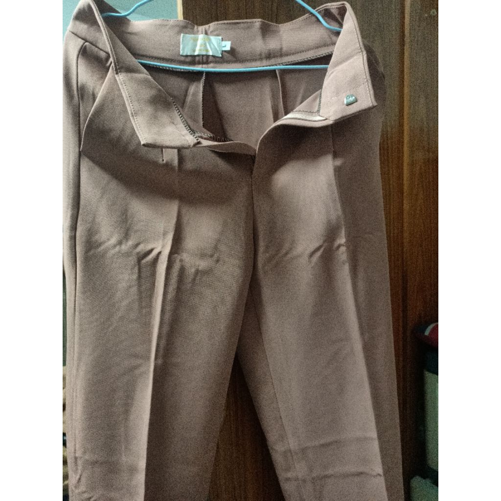 กางเกงงานป้าย Promthong