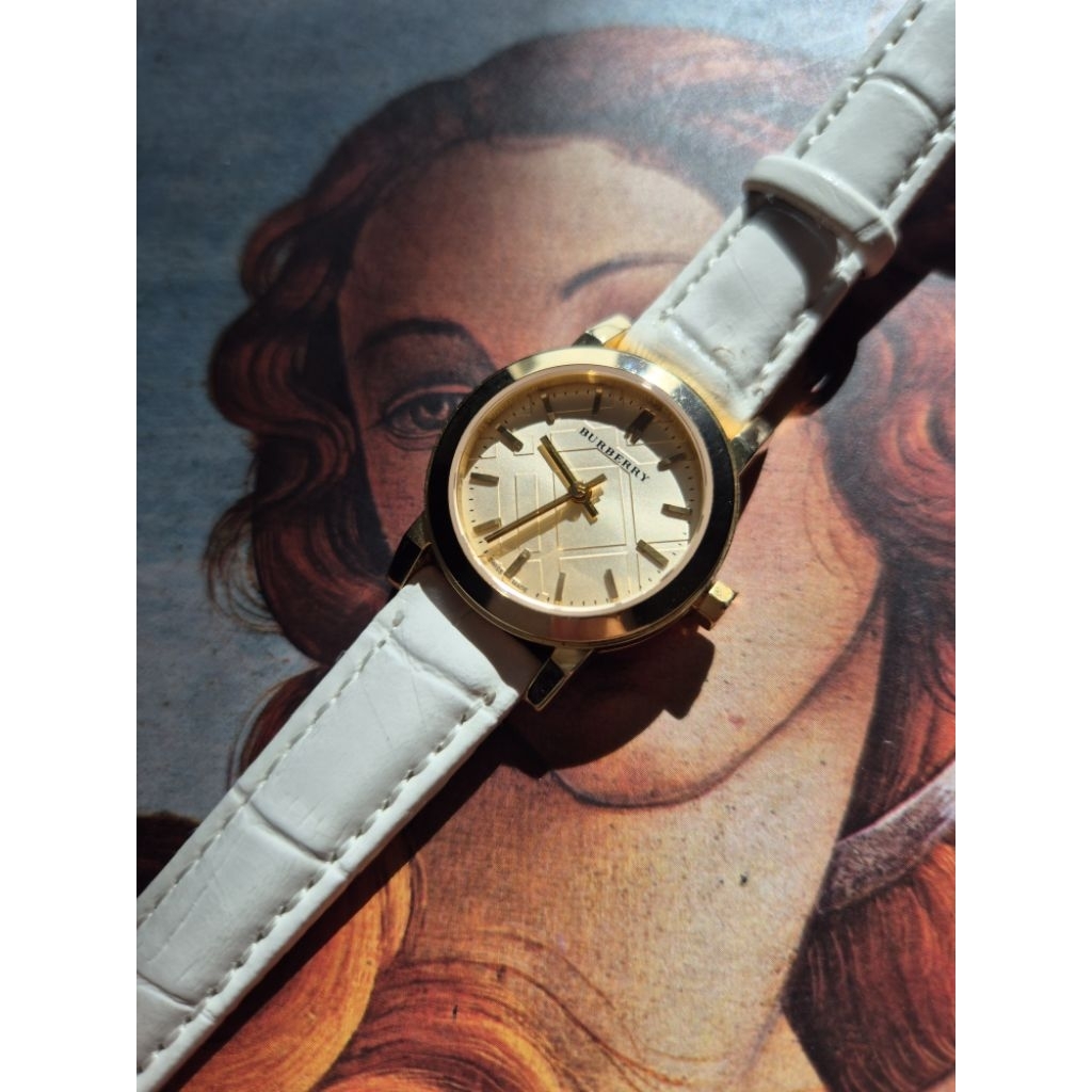 BURBERRY Swiss Made แท้ 💯 นาฬิกาผู้หญิงมือสอง เลดี้ไซส์ 29 มม. สายหนังเปลี่ยนใหม่
