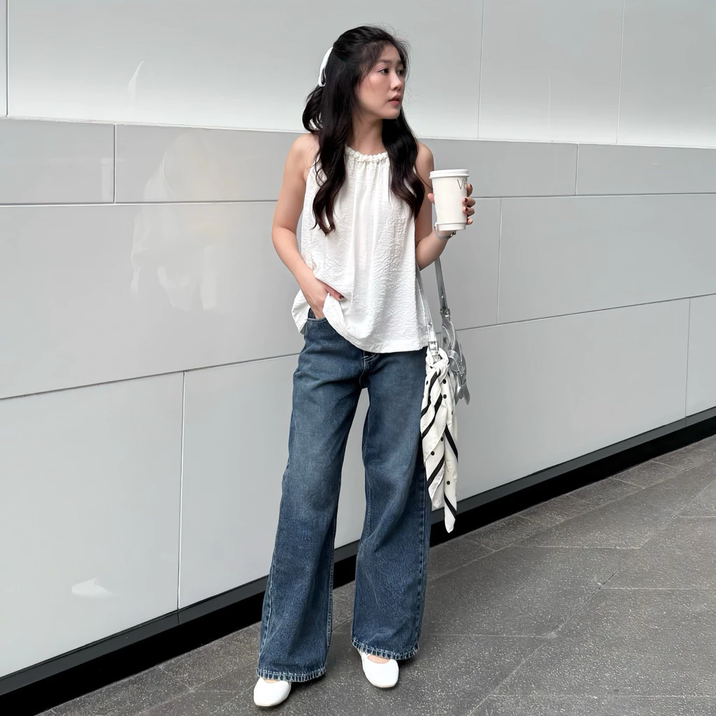 SOPHIA TOP | เสื้อแขนกุด คอเปีย ผ้าลายอัดยับ สวยหรู ดูแพง และใส่สบายมาก