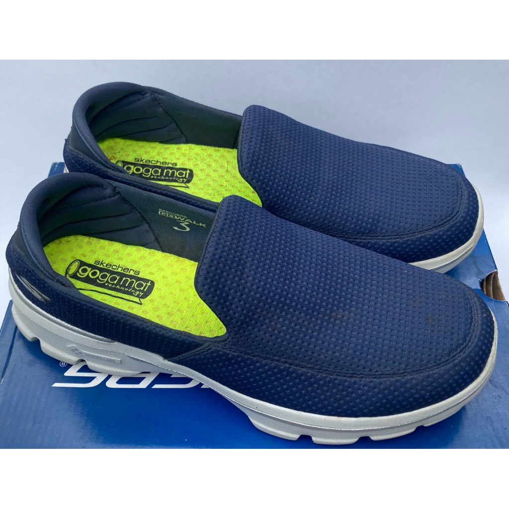 รองเท้า sketchers go walk มือสองพร้อมกล่อง สภาพใหม่ 11 US 45 ไทย รุ่นยอดนิยม ใส่สบายมาก สีกรม รองเท้