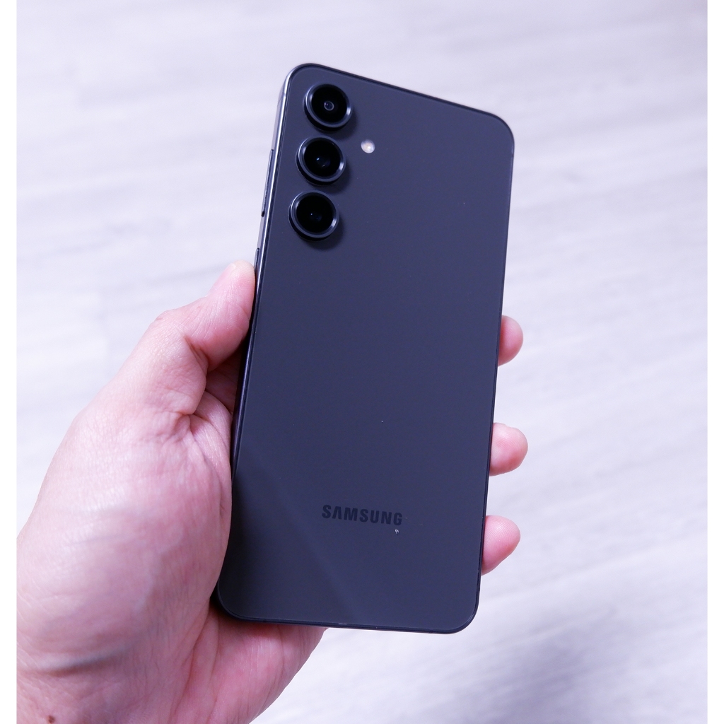 [มือสอง/เครื่องศูนย์] SAMSUNG Galaxy S24 FE (8/256GB) หน้าจอ 6.7นิ้ว กล้องหลัง 3 เลนส์ 50MP