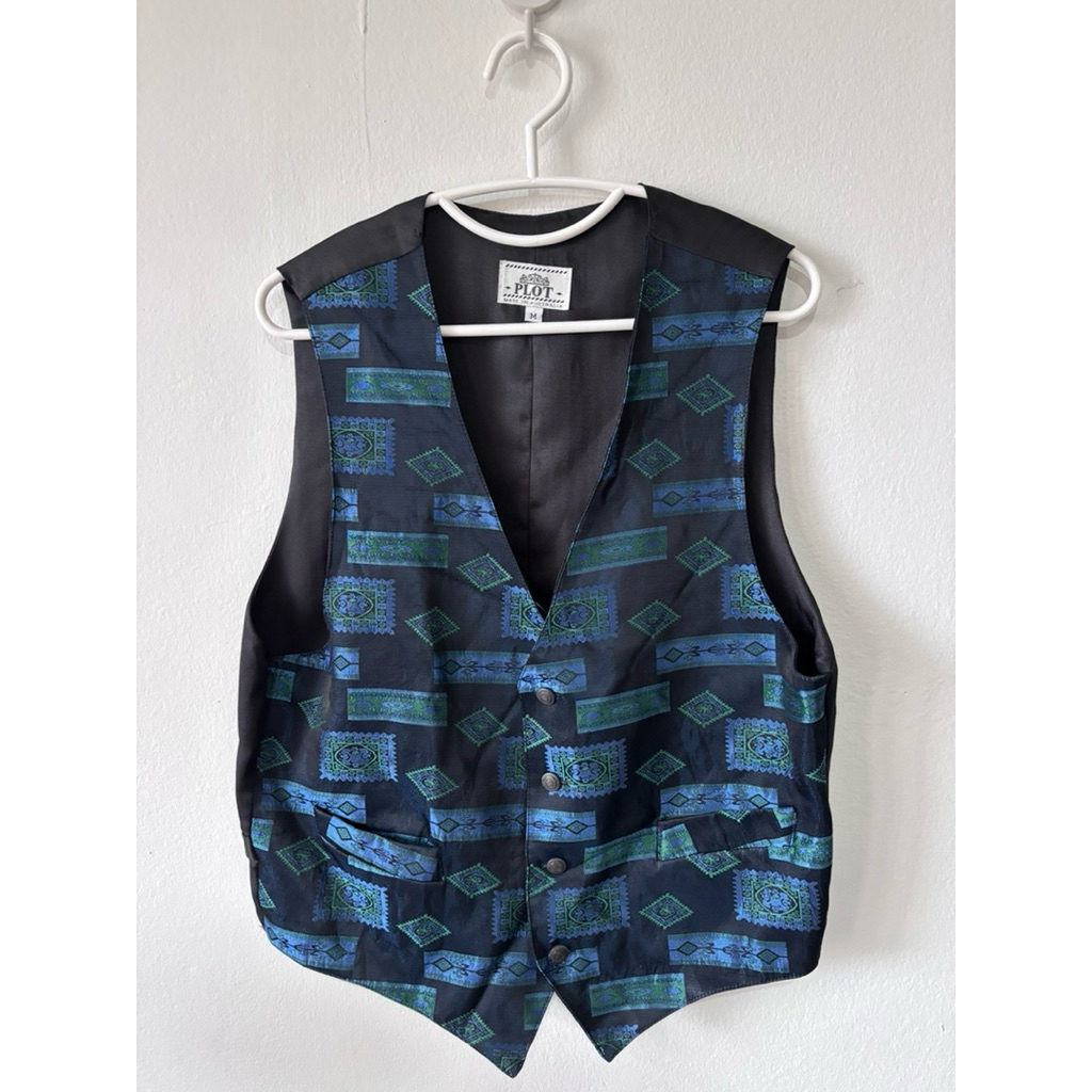 เสื้อกั๊ก สีดำ ลายปัก Vest Plot made in Aus อก40-42 ยาว22 มือสองสภาพดี