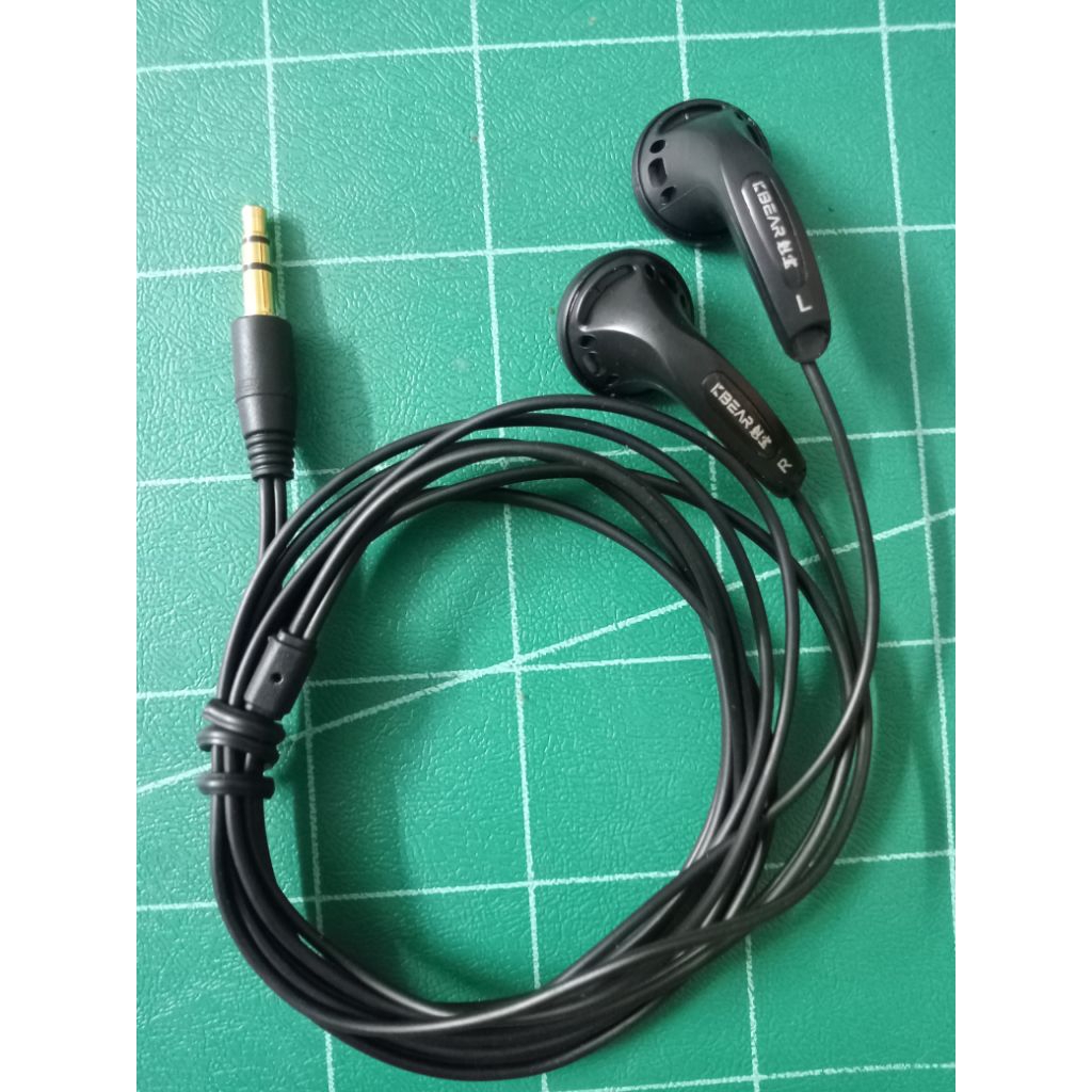 หูฟัง​ Kbear​ รุ่นเอียร์บัด มือสอง ครับ😃