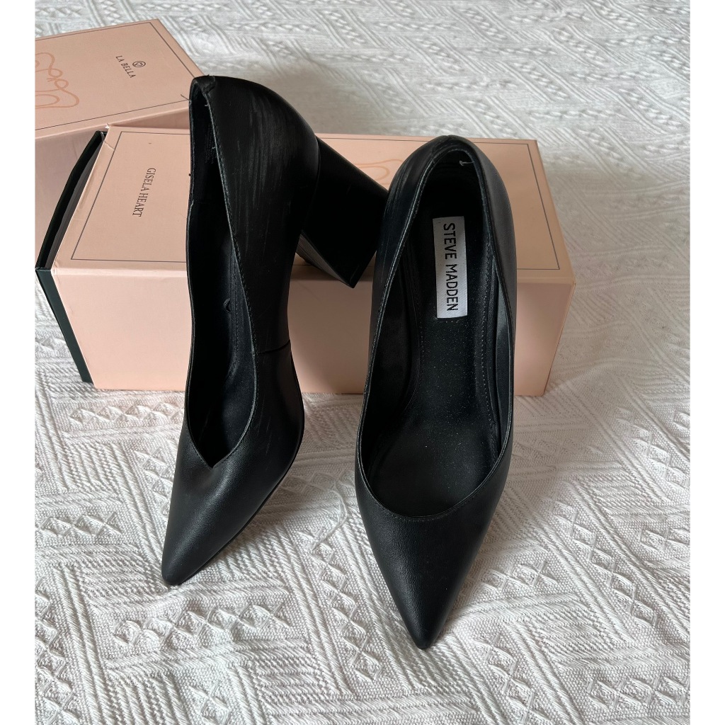 "LA BELLA GISELA HEART"  BLOCK HEELS รุ่น GB-F-BLACK  ไซส์ 38 ค่ะ มือสองซื้อมา 3,250 ค่ะ ปล่อย 1290 