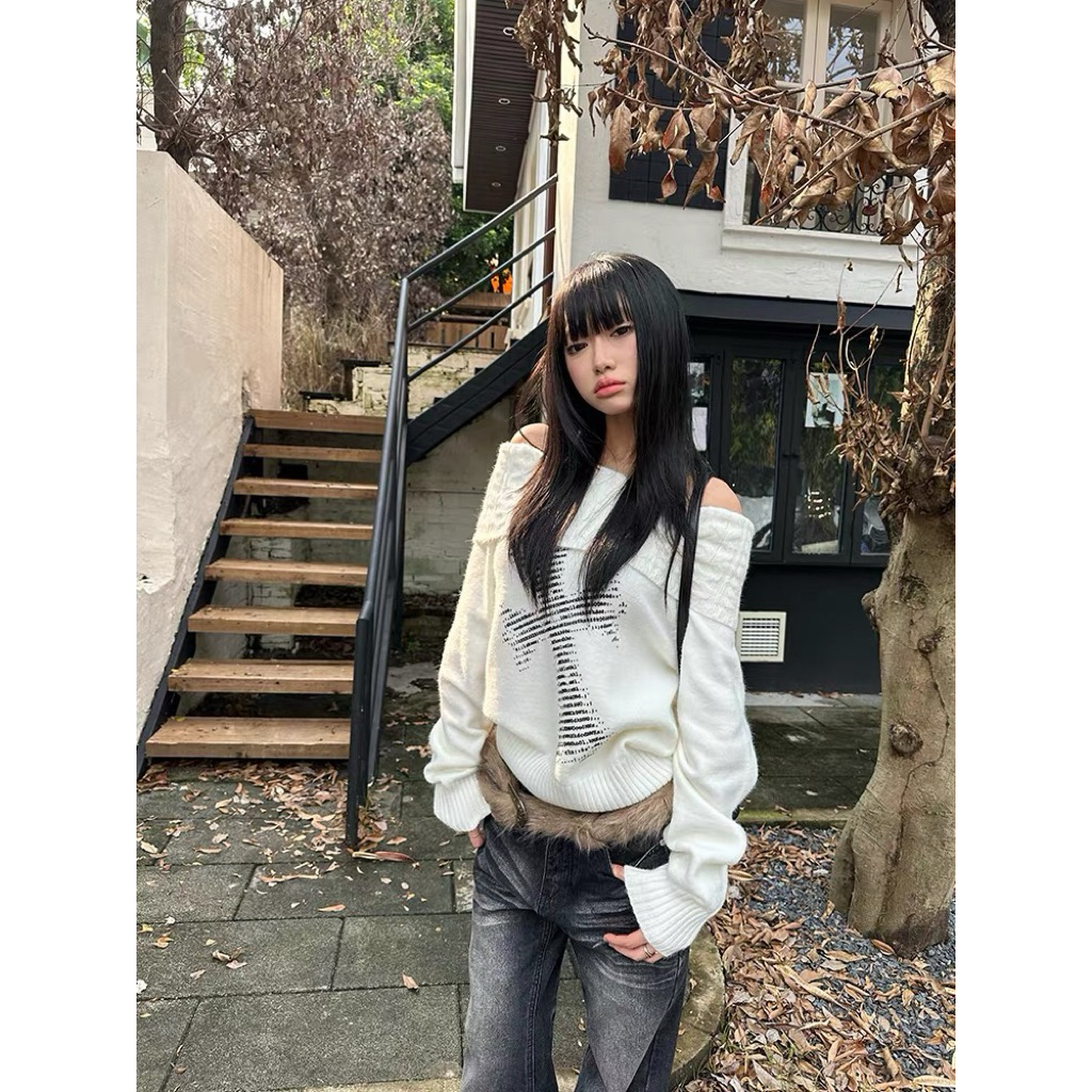 preorder✈️CGGA💯🫶🏻เสื้อปาดไหล่ไหมพรม ลายไม้กางเขน เท่สุด🥰