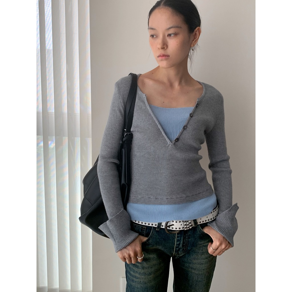 (พร้อมส่ง) Clothestoryy - Darrel Knitted Top เสื้อแขนยาวเลเยอร์ 2 ชั้น สีตัดกัน ทรงเข้ารูป