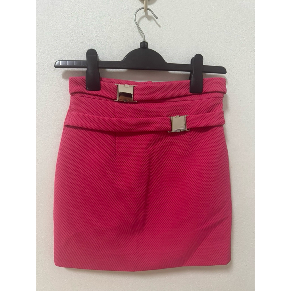 กระโปรง milin สีชมพู shocking pink US2