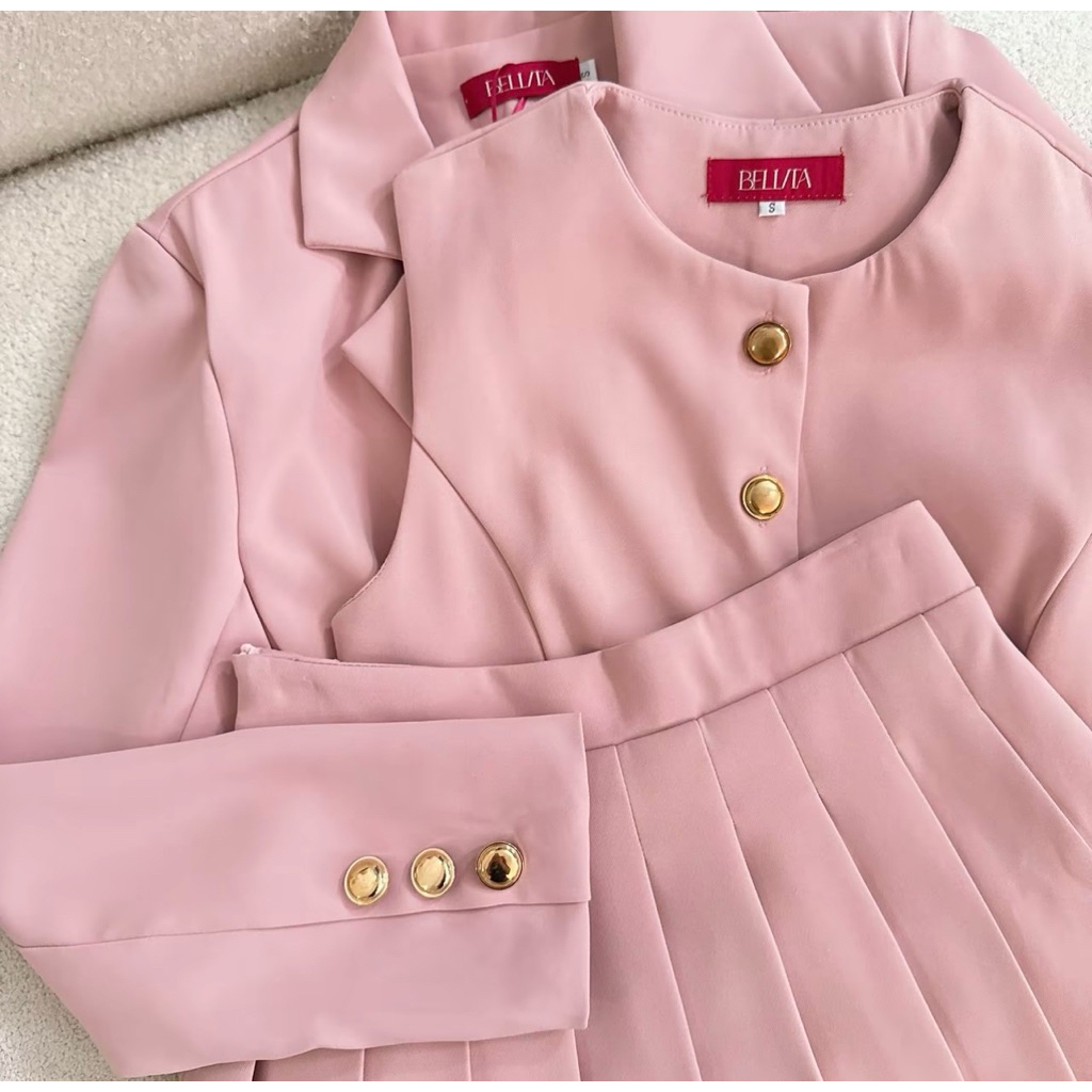 ของใหม่ ป้ายห้อย สีชมพูSizeS ป้ายBELLITA BRANDเซ็ท3ชิ้น ผ้าสูท เสื้อแขนกุดกระดุมทอง+เสื้อสูท+กระโปรง