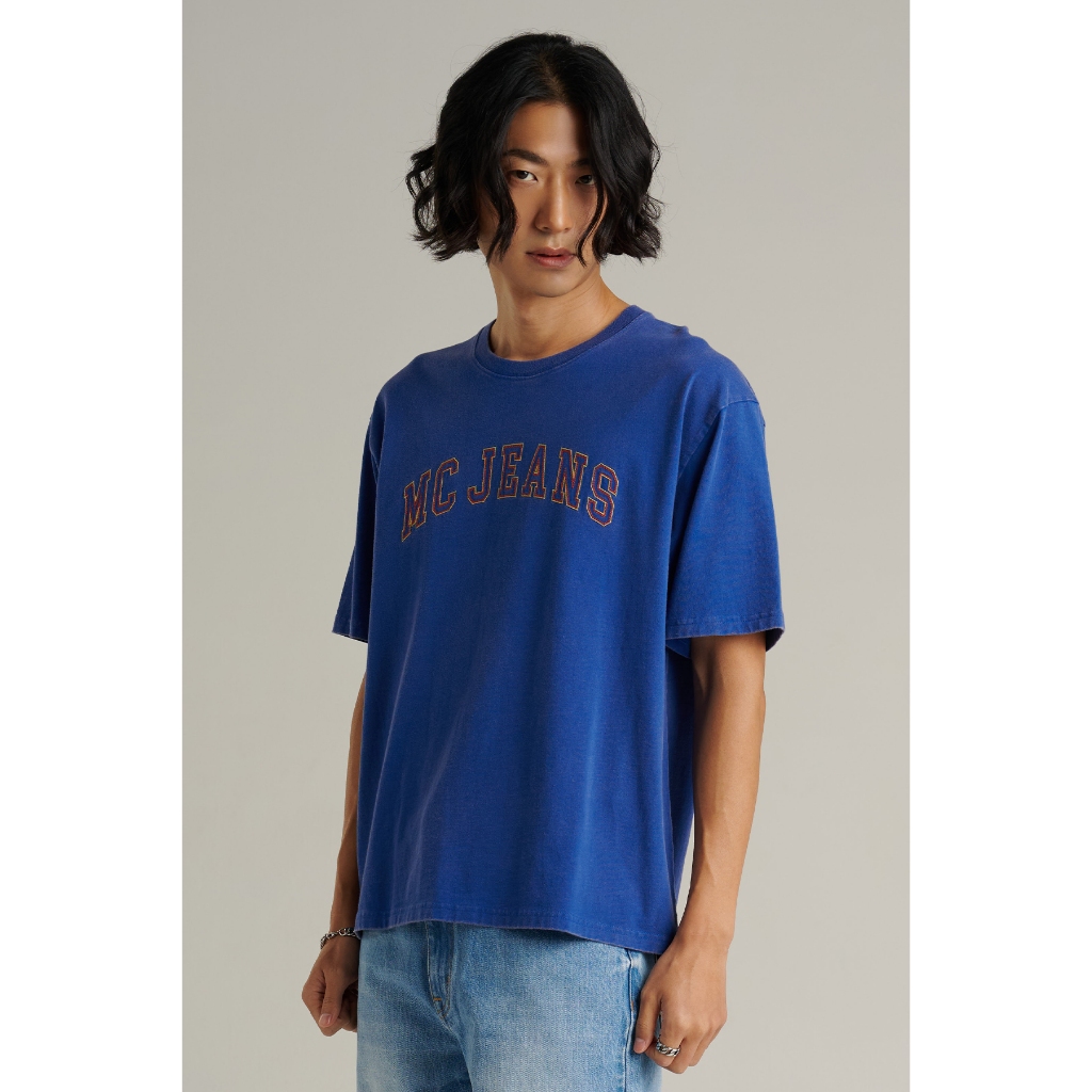 Mc JEANS Online Exclusive เสื้อยืด OVERSIZED ทรงโอเวอร์ไซส์ แขนสั้น คอกลม MTTZA60 เสื้อฟอก ปัก ตัวอักษร MC JEANS