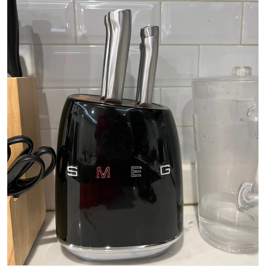 เซ็ตมีด SMEG สุดมินิมอล มีด 6 เล่มพร้อมที่เสียบส SMEG Vintage Knife Holder 6-piece เซ็ตมีด สุดมินิมอล-สีขาว-สีดำ
