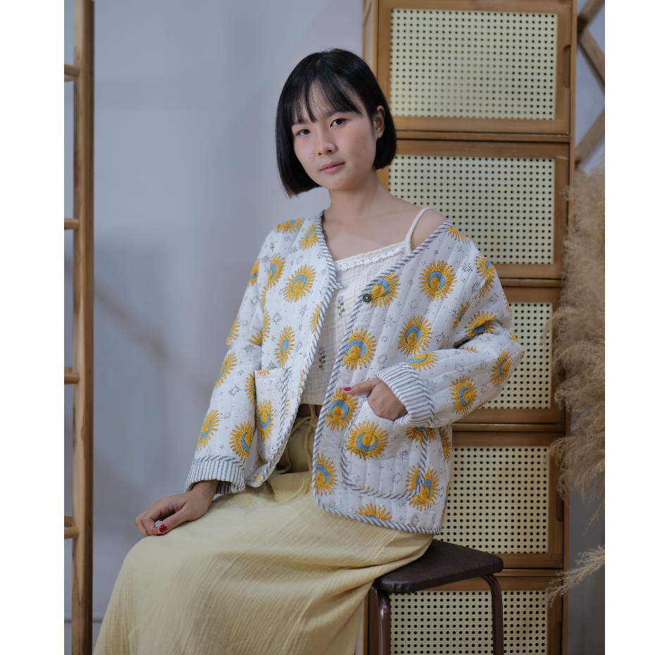 เสื้อแขนยาวนวม กันหนาว ผ้าพิมพ์อินเดีย ดีไซน์ลายดอกไม้สีสันสดใส