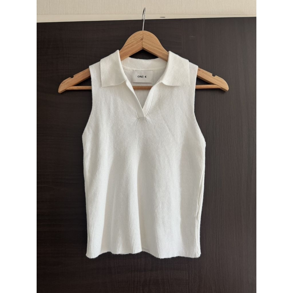 เสื้อแขนกุด ป้าย one-k สีขาว