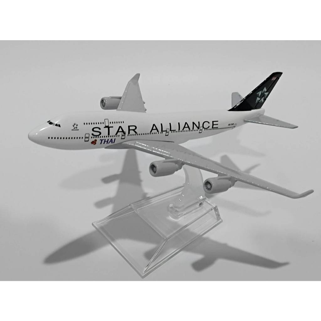 โมเดลเครื่องบิน Thai Airways Star Alliance Boeing 747-400  Model Aircraft Scale 1:400  NEW IN Packag