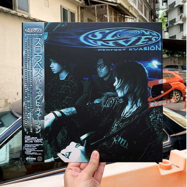 แผ่นเสียง Slowwves – Perfect Evasion (Transparent Blue)(Vinyl)