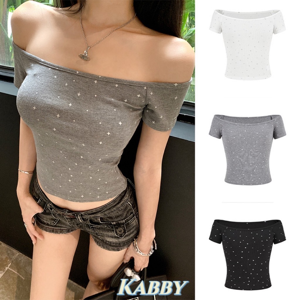 พร้อมส่ง✨เสื้อแขนสั้นครอปเปิดไหล่ สกรีนลายดาว โชว์เอว เล่นแสง หรูมาก