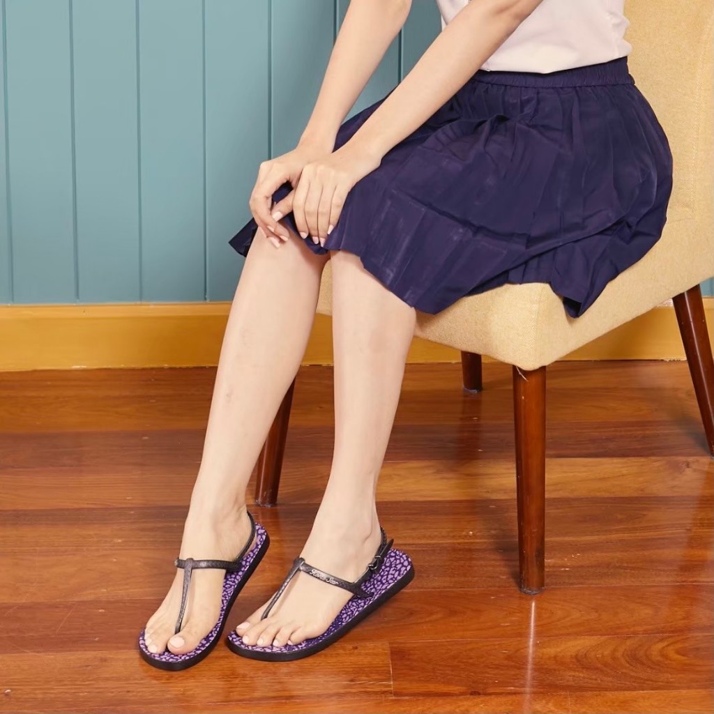 จัดส่งเร็ว Horse star premium รองเท้าแฟชั่นผู้หญิง สกรีนลายเสือ รุ่นLeopard ครีม ชมพู น้ำเงิน ดำ รองเท้ารัดส้นสกรีน - รูปที่ 2