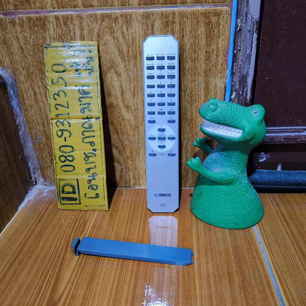 รีโมทเครื่องเล่นแผ่น CD YAMAHA ใช้กับ YAMAHA CD S300ของแท้มือสอง