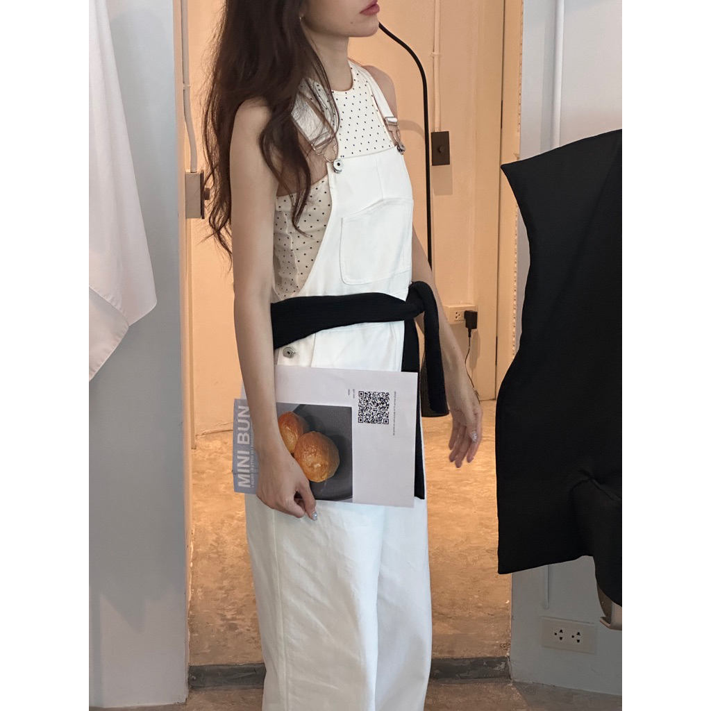 MAGARINES พร้อมส่ง - Harper Overall (white) เอี๊ยมสีขาวของแท้กระดุมดอกไม้เท่านั้น
