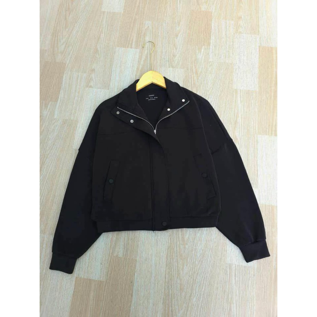 OYSHO Jacket เสื้อคลุมสีดำ ผ้ายืด มีกระเป๋า 2 ข้าง ผ้าหายใจได้ งานแท้ ผ้าดีมาก