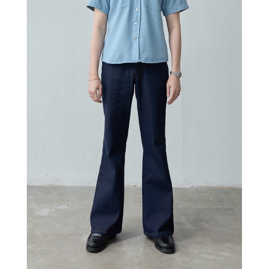 DUMB - The Flared Jeans กางเกงยีนส์ขาม้า