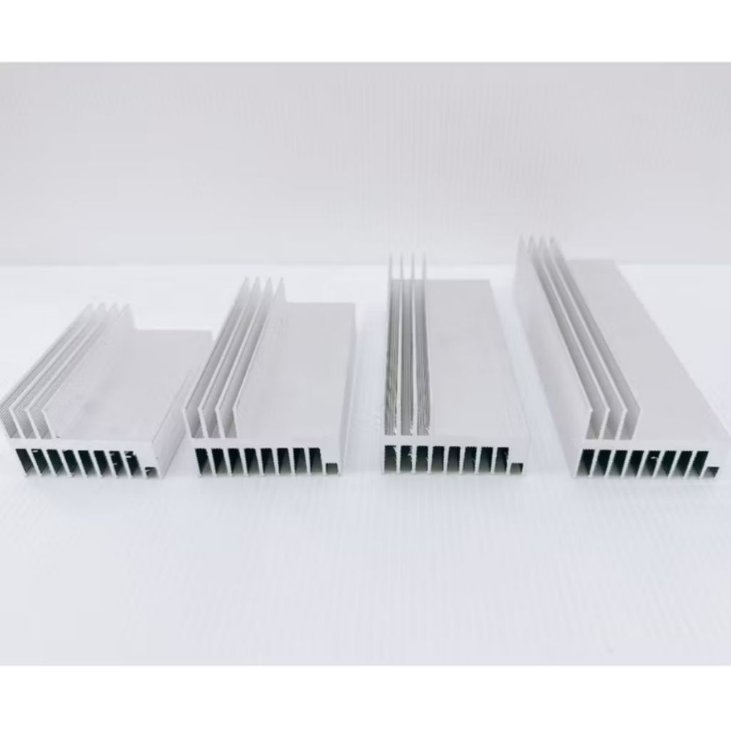 Heatsink ฮีตซิ่งค์ ตัว L เล็ก ไม่เขาจาะ1แผ่น เครื่องขยายเสียง แอมป์