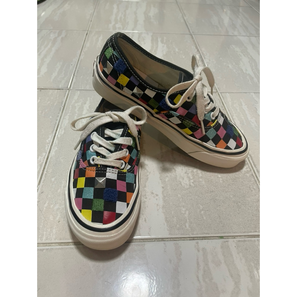 รองเท้าvansมือสองพร้อมส่ง