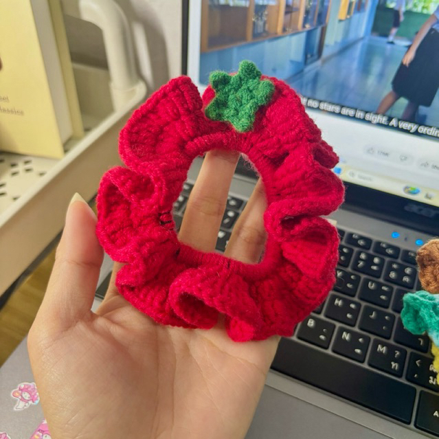 crochet scrunchie tomato | หนังยางมัดผมมะเขือเทศไหมพรม