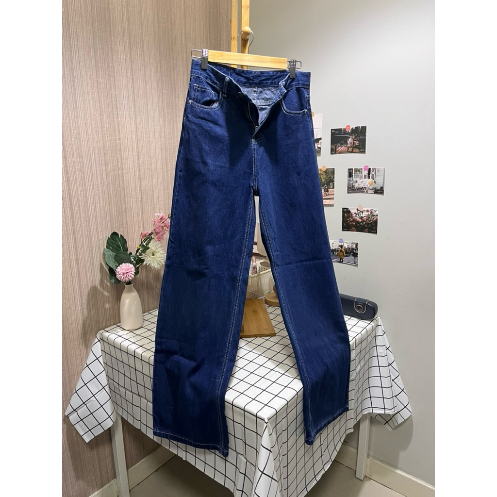 กางเกงยีนส์ ทรง BUGGY แบรนด์ INSTLYES SHOP สียีนส์ฟ้า