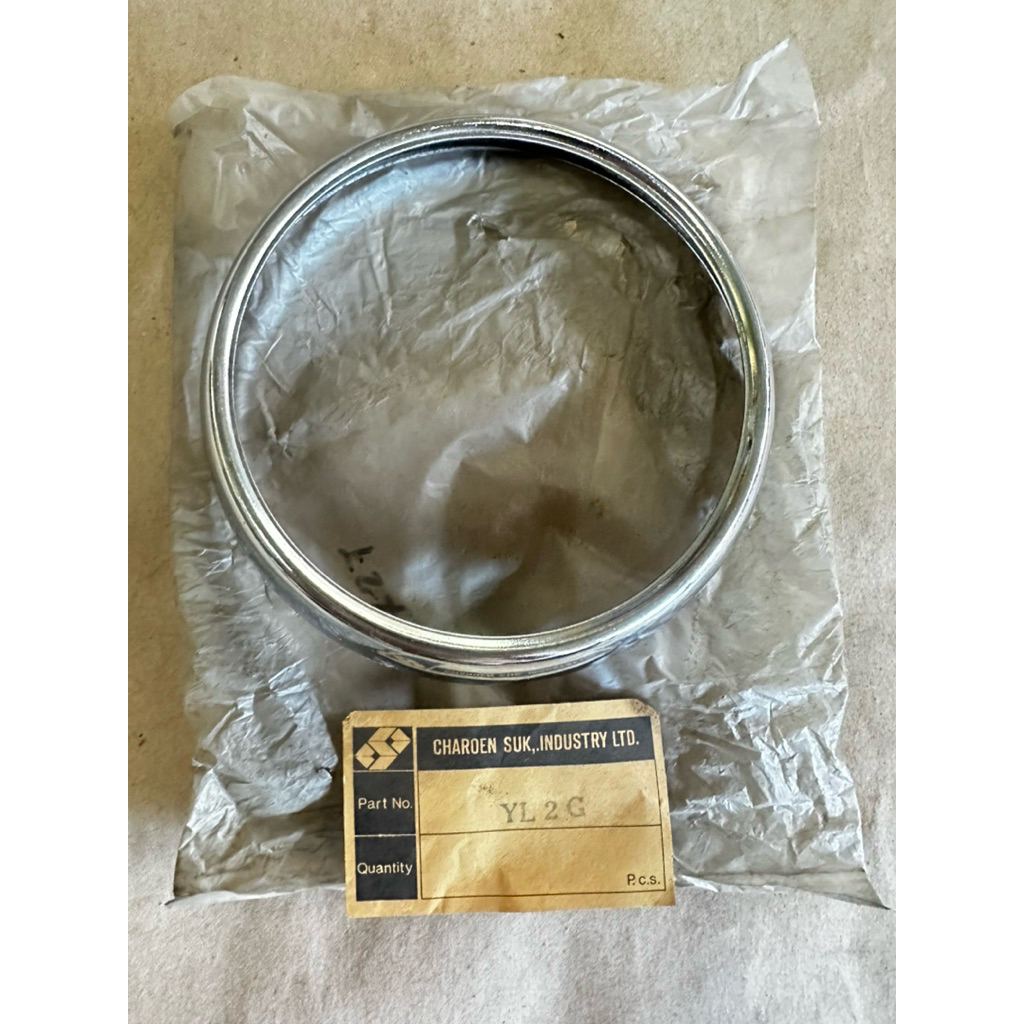 ขอบไฟหน้า จายฉาย Yamaha YL2 YL2G YL2GM งานผลิตเก่า ของใหม่ค้างสต๊อค สวยๆอย่างดี