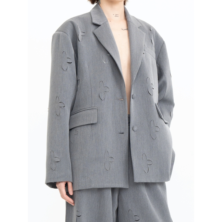 Pania Zoe Oversize Blazer in Koala Gray แพนญาเสื้อเบลเซอร์โอเวอร์ไซส์รุ่นโซอี้สีเทาโคอาล่า