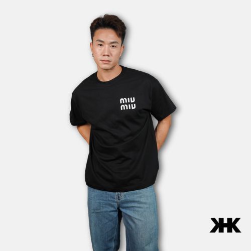 KHK เสื้อยืดสีดำ พิมพ์ลาย กาเมกาเม