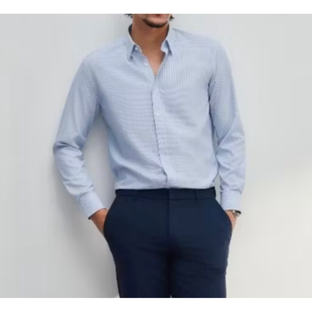 G2000 เสื้อเชิ้ตแขนยาวสีฟ้าลายทาง เบสิคเชิ้ตทรง SMART FIT