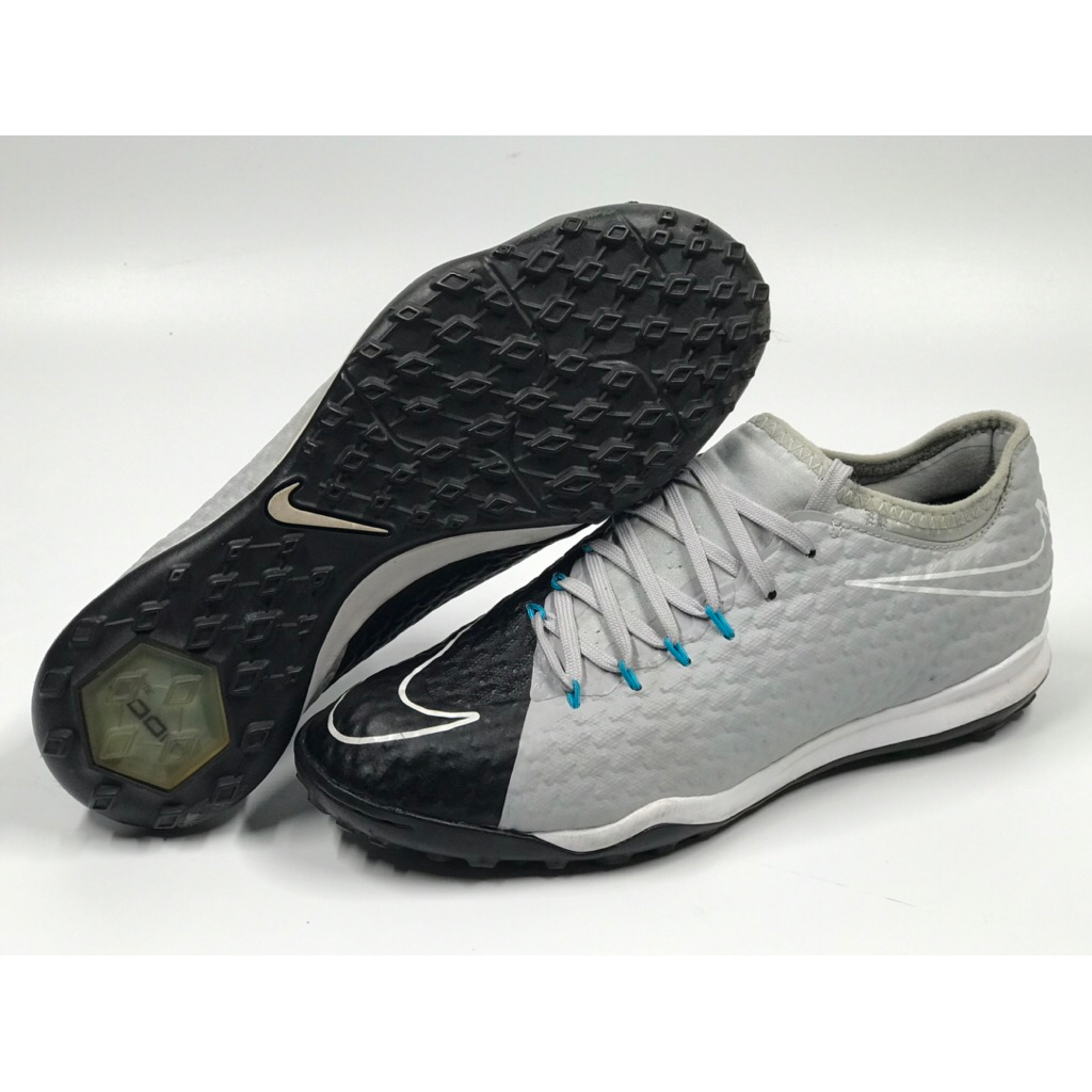 รองเท้าฟุตบอล 100ปุ่ม ร้อยปุ่มหญ้าเทียม Nike hypervenom size 39/24.5cm