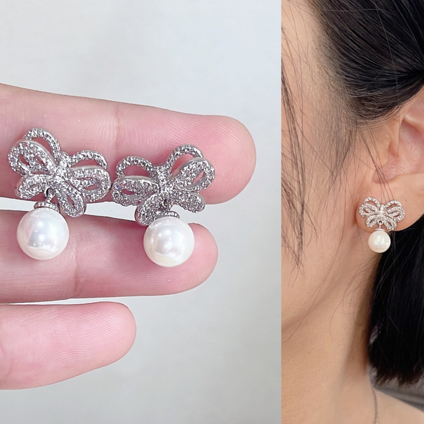 [หนีบ, เจาะ] ต่างหูโบว์ห้อยมุก สีเงิน หนีบแน่น ใส่ออกงาน เที่ยว ทำงาน แถมยางรอง คนแพ้ง่ายใส่ได้